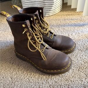 Docs Women’s Size 6.5 🤎